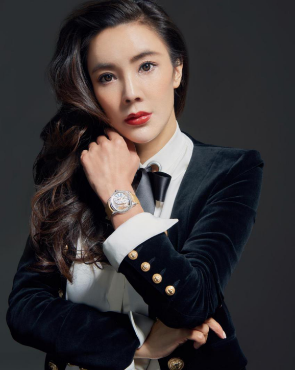 知名艺术家李晓玲为你解密，一生必须拥有的十瓶经典款香水