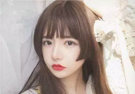 脸大、脸胖不要怕，这样选发型最显脸小！