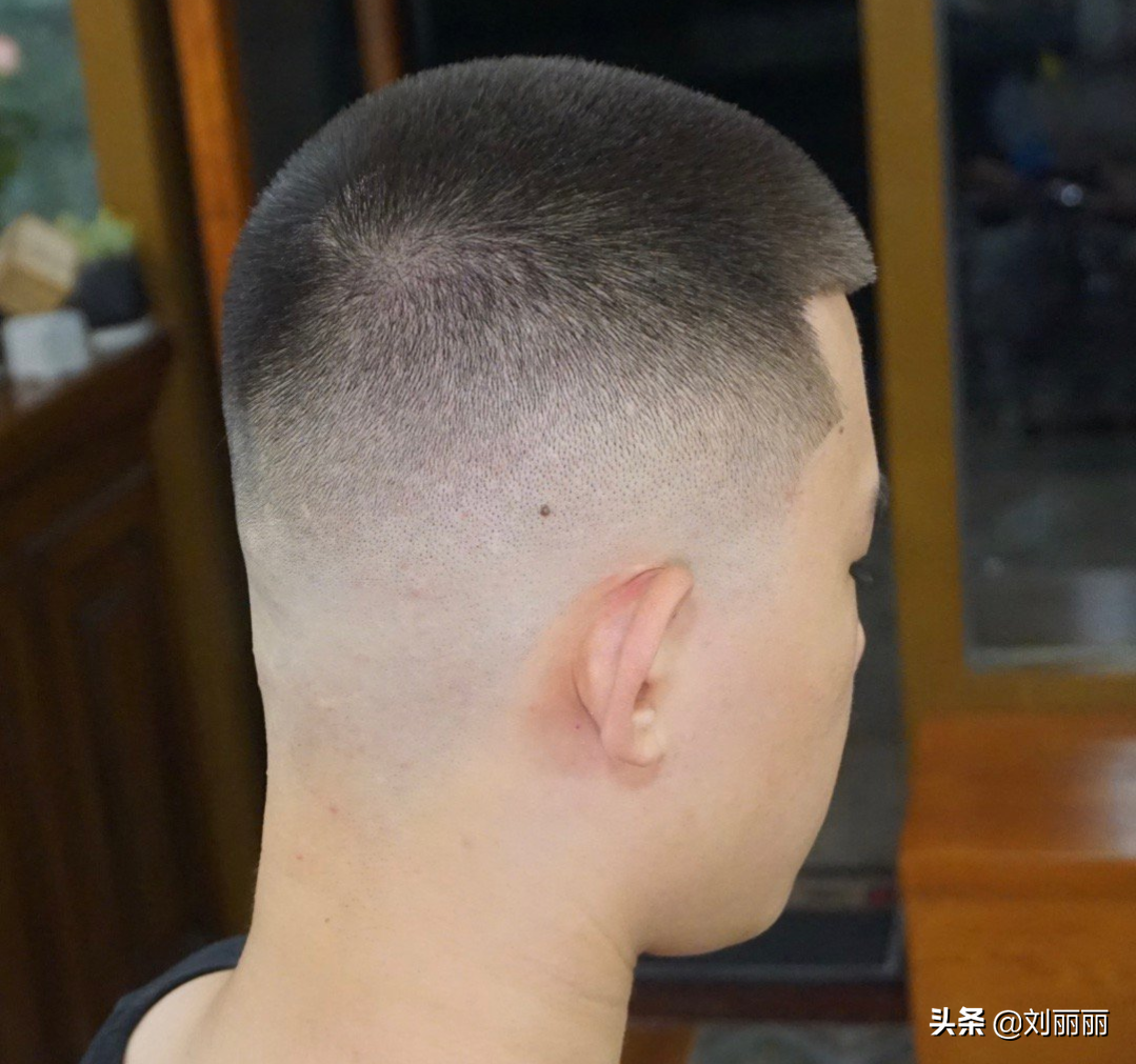 男胖人适合的发型图片男士胖人适合什么发型图片