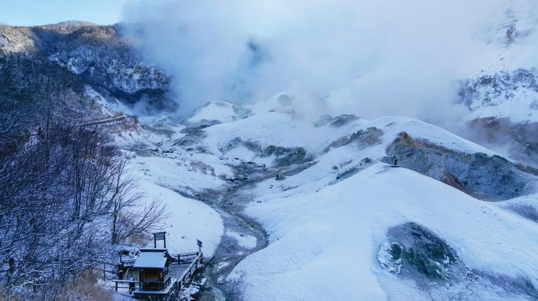 有一种冬天叫北海道，一池暖汤半壶清酒，看落雪纷飞