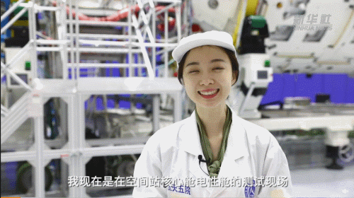 千里挑四！出现在文艺汇演上的领诵员冯琳，会是下一个王冰冰吗？