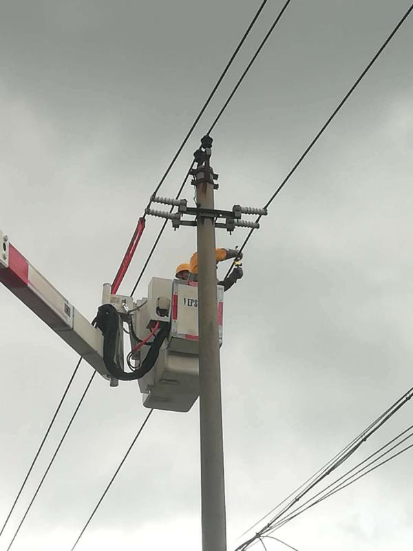 安装接地挂环 降风险提效率