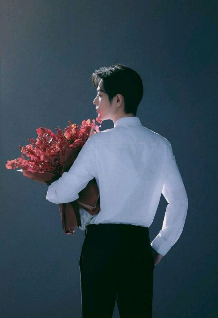 我的男孩,你向着光奔跑,我向着你追逐