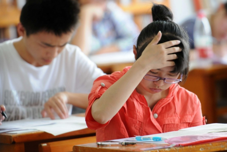 高考满分作文《我愿意》，被人民日报推荐，内容精彩且充满哲理