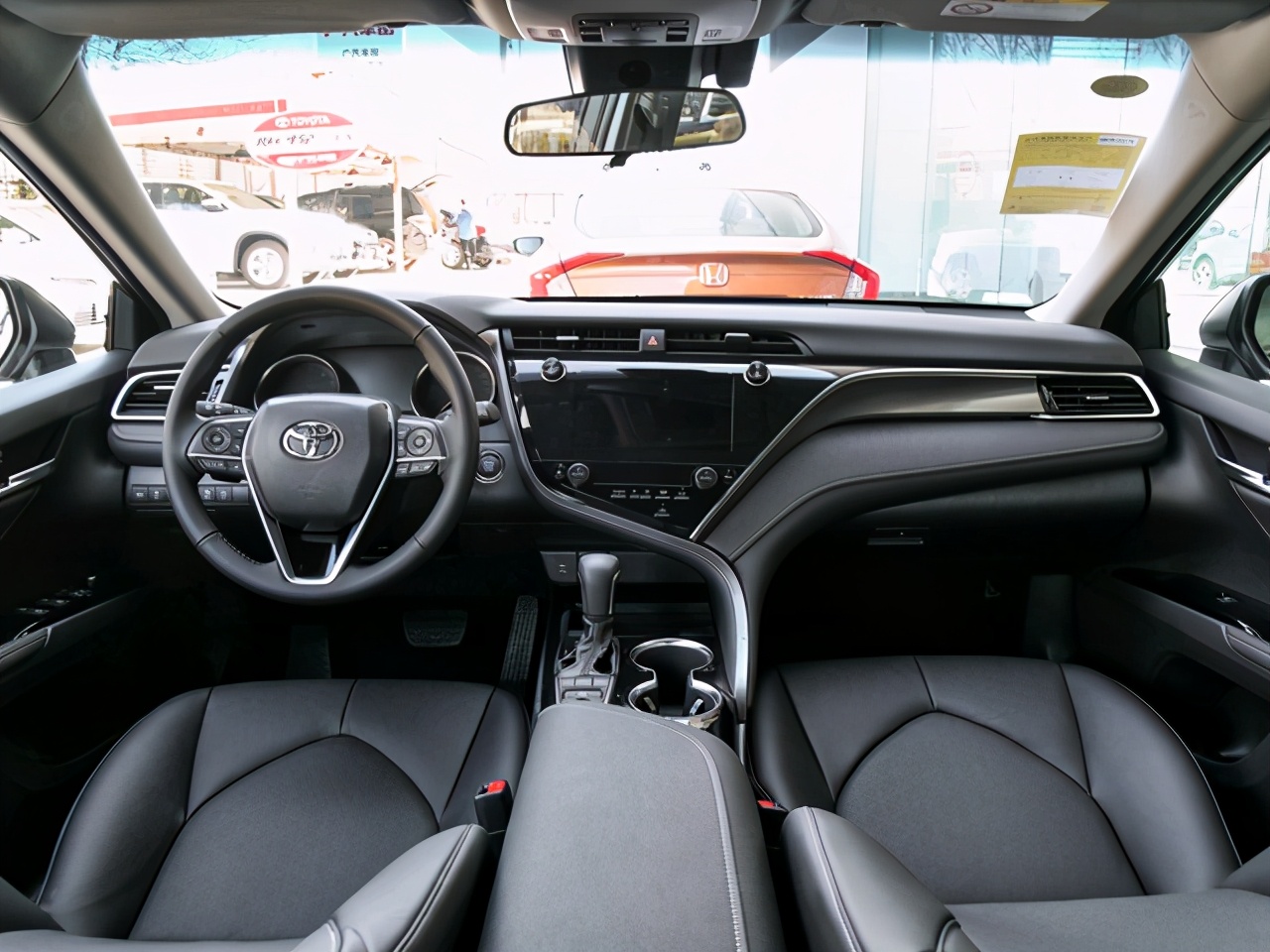 23万提了辆丰田凯美瑞,才开1个月,车主直言有话要说