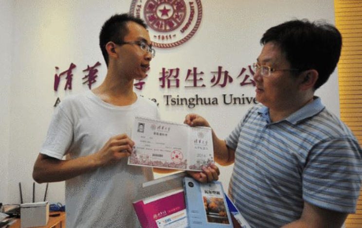 江苏35名学霸提前被清北录取，28人来自同一中学，为何如此优秀