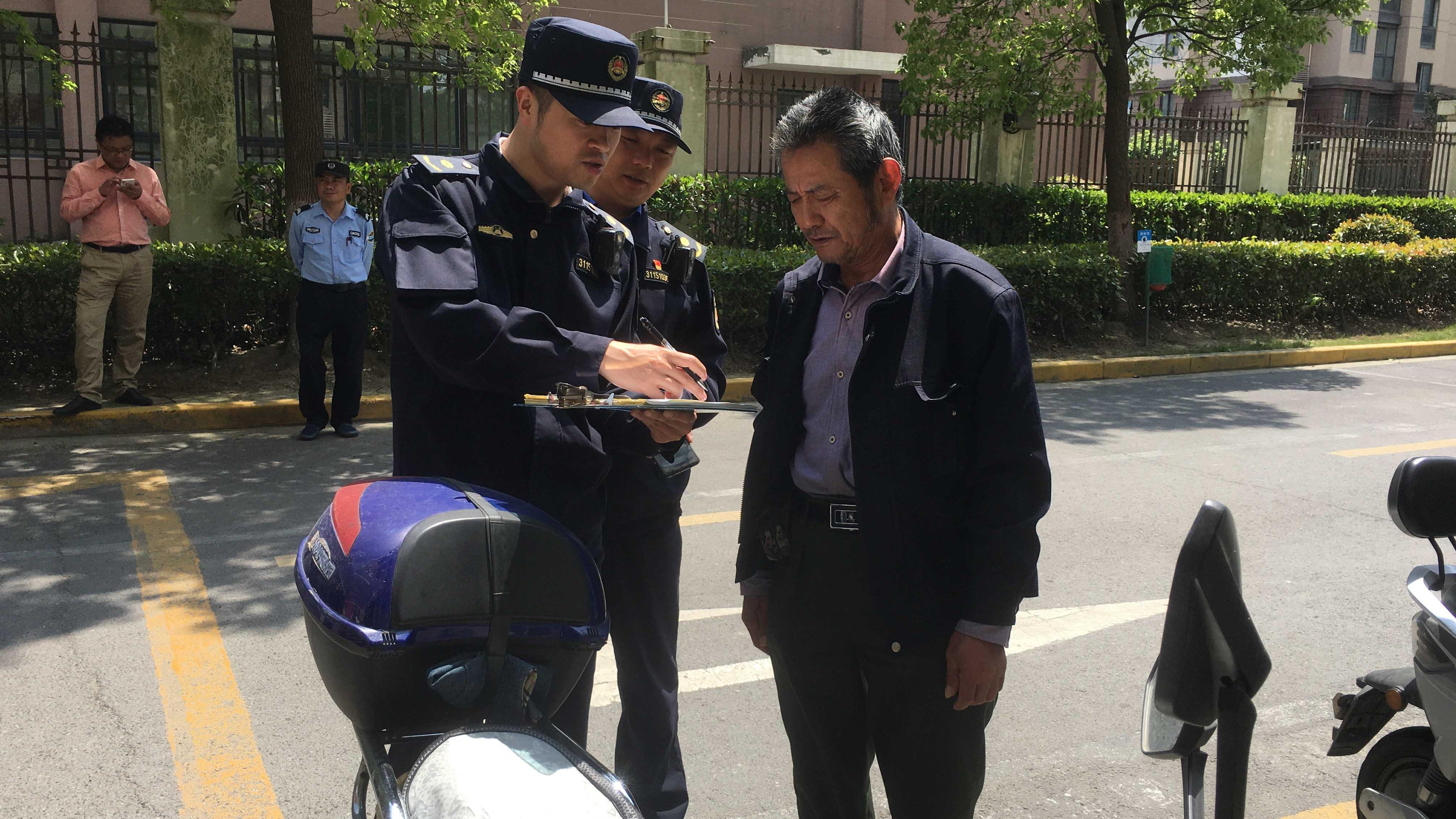 连续性大风天气来袭，阵风9-10级 | 两地发公告急寻密接者 | 比尔·盖茨离婚