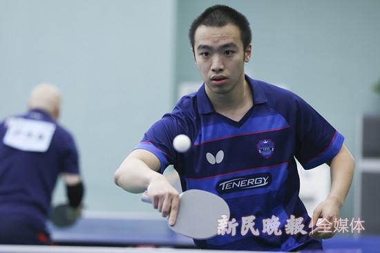 乒乓球磨砂纸磨哪（一块球板一层砂纸，乒乓球还能这么玩）