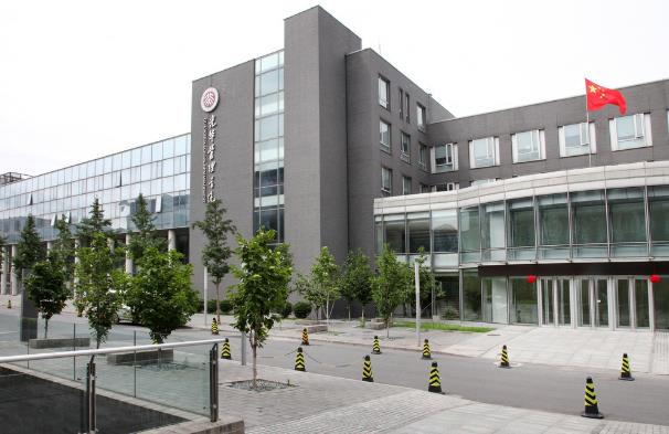 （烈焰红唇，自信一笑）嗨呀，211大学排名新鲜出炉咯，想知道你家宝贝儿排第几吗？