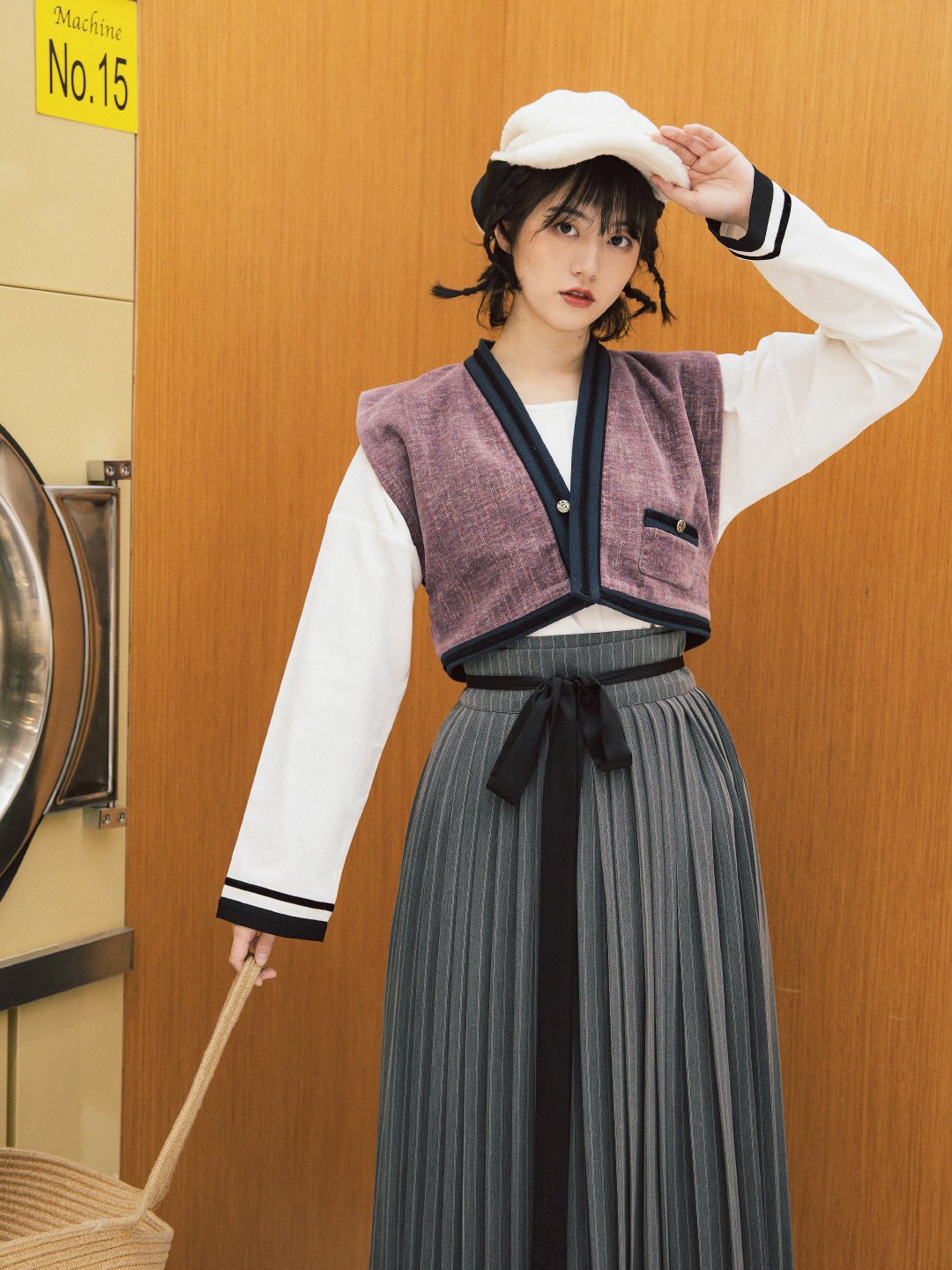 “学院风”汉服长什么样？不仅简约时尚，还很保暖，高级感十足