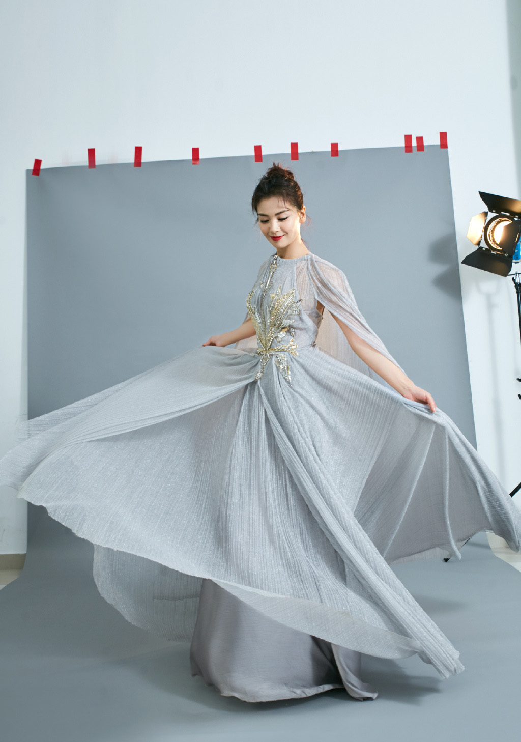非主流闪动美女(刘涛穿成霸气女王,就连加非主流的"星光特效",都显得
