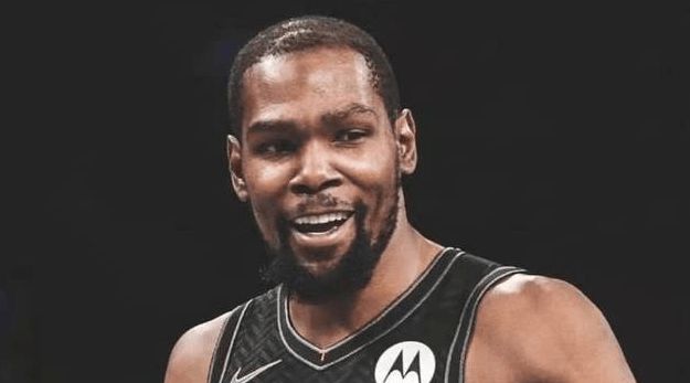 nba现役都有哪些(NBA现役球星历史地位怎排？小卡落选 威少垫底 榜首没悬念)