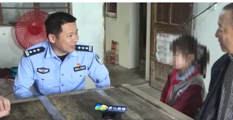 两只老虎咬死饲养员，被警方击毙【三分钟法治新闻全知道】