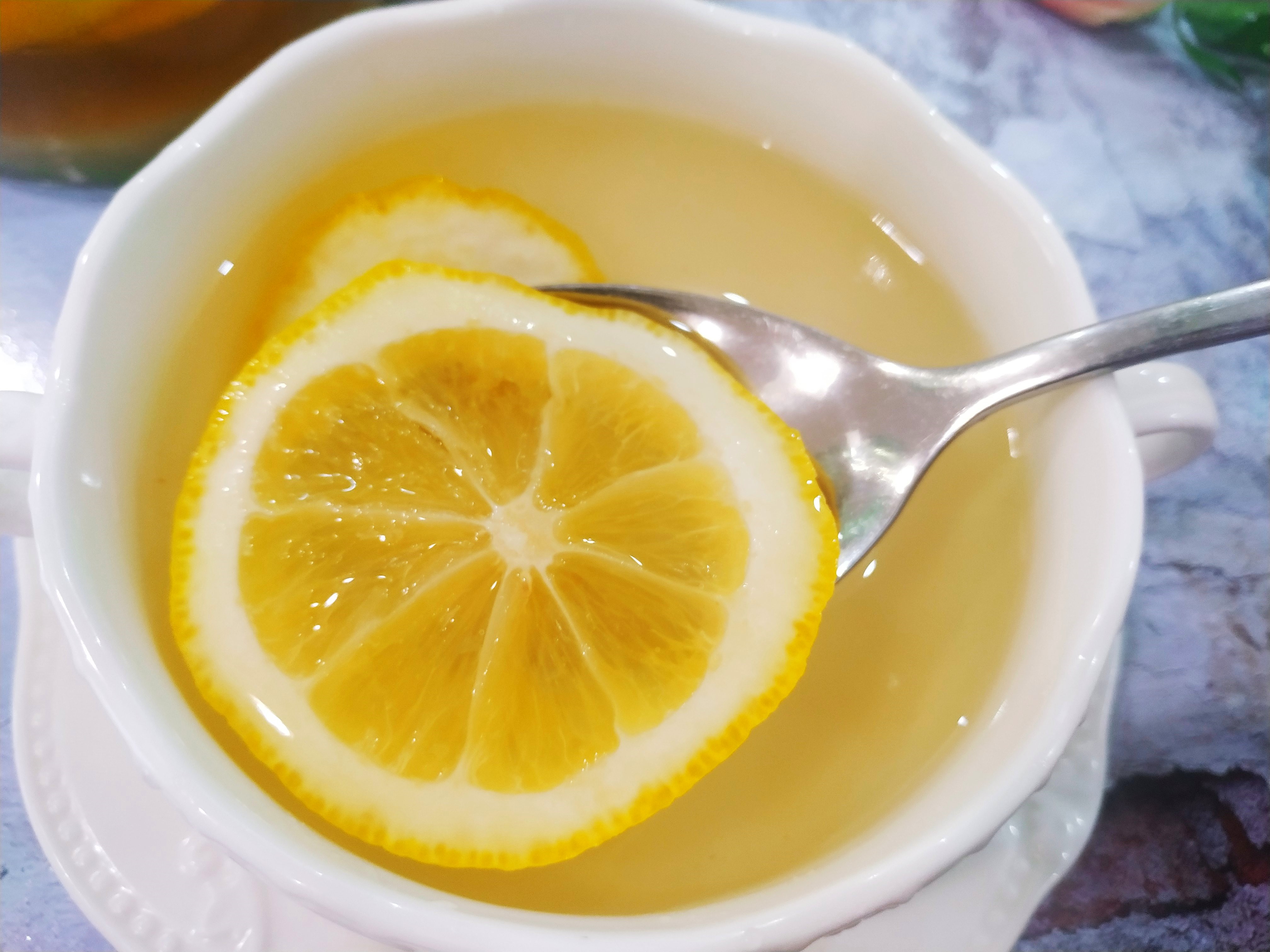 蜂蜜柠檬保存方法(蜂蜜柠檬茶正确的做法,简单3步就搞定,春天女人要常
