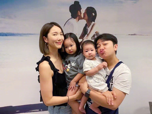 王祖蓝夫妇陪娃过万圣节，2岁天韵长势喜人，长相随爸身高随妈