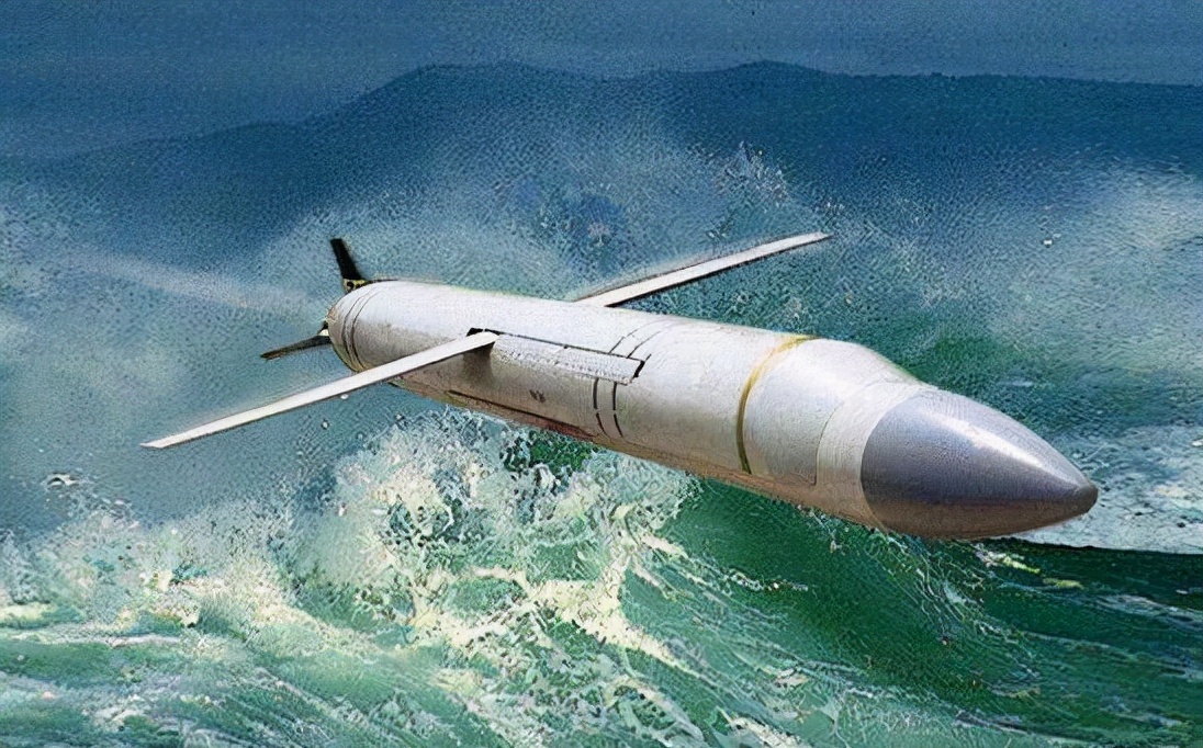 世界最強，俄軍成功試射潛射高超聲速導彈，速度可達8馬赫
