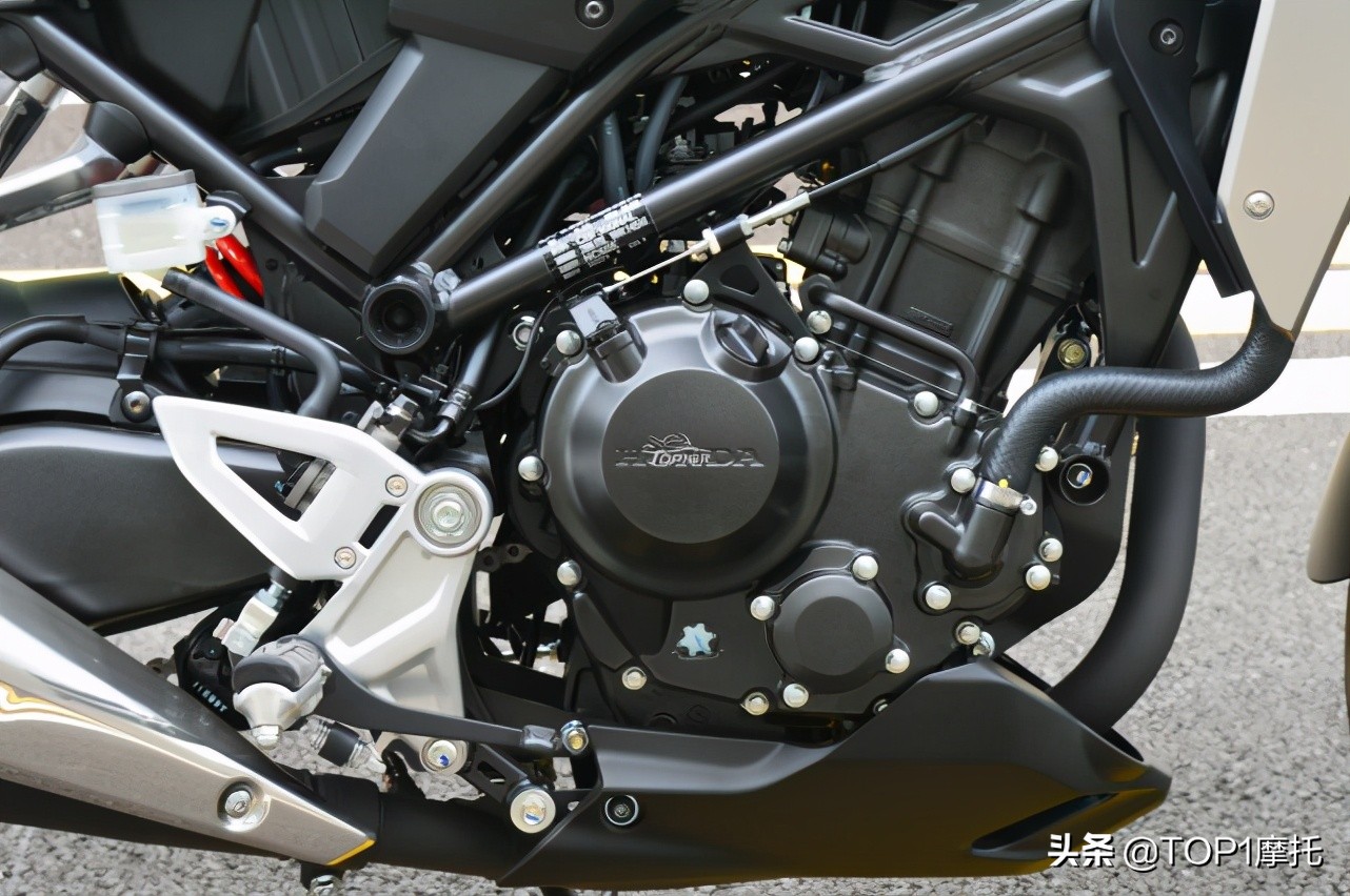 被价格掩盖了实力！本田CB300R骑行体验 完美的入门级街车