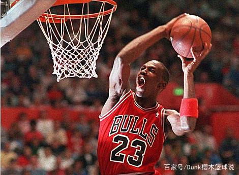 nba為什么不準吊框（扣籃還是不扣？NBA籃筐飛行進化論，50年前沒幾個人敢飛行）