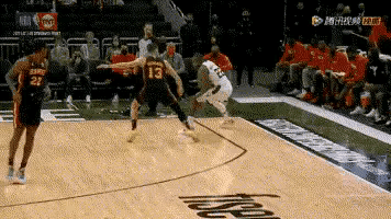 nba为什么不能摔球（NBA关于吹罚垫脚新规来啦！随“鹿”而变，联盟双标保雄鹿）