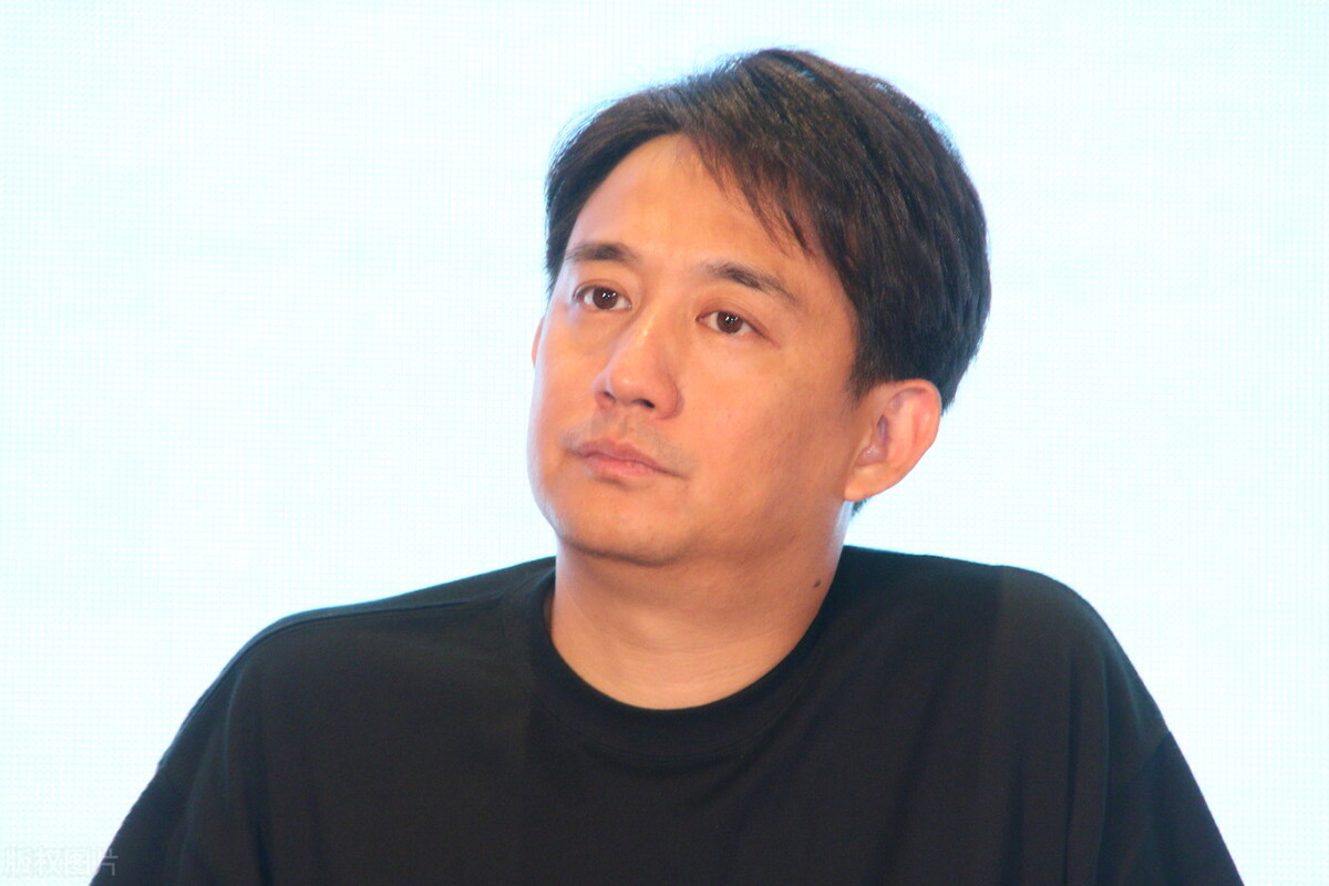 黄磊的玄妙情史，从兄妹情到第四种感情，靠才华征服了5个女人