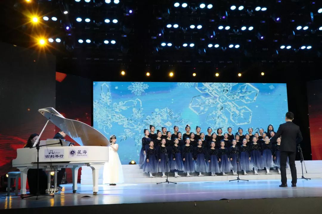 合肥世界外国语学校参加《童声中国--校园合唱节》节目