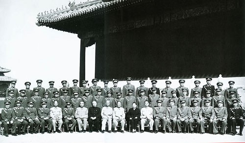 1959年选国家主席，中央最先考虑朱德，谁的一封信改谁提刘少奇？