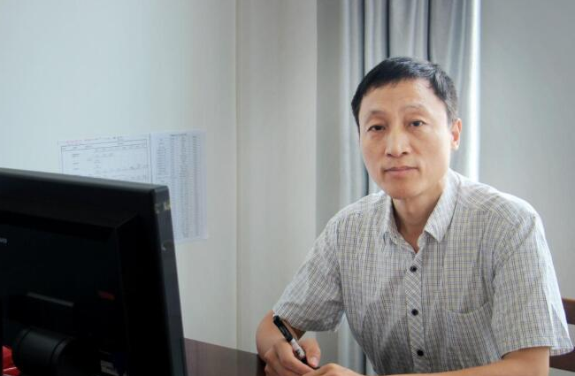 大学“辅导员工资”曝光，比公务员“还香”，难怪博士生要抢着当