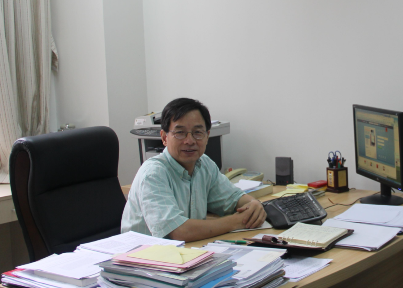 研究生与导师见面时，好的第一印象很重要，“见面礼”也是关键