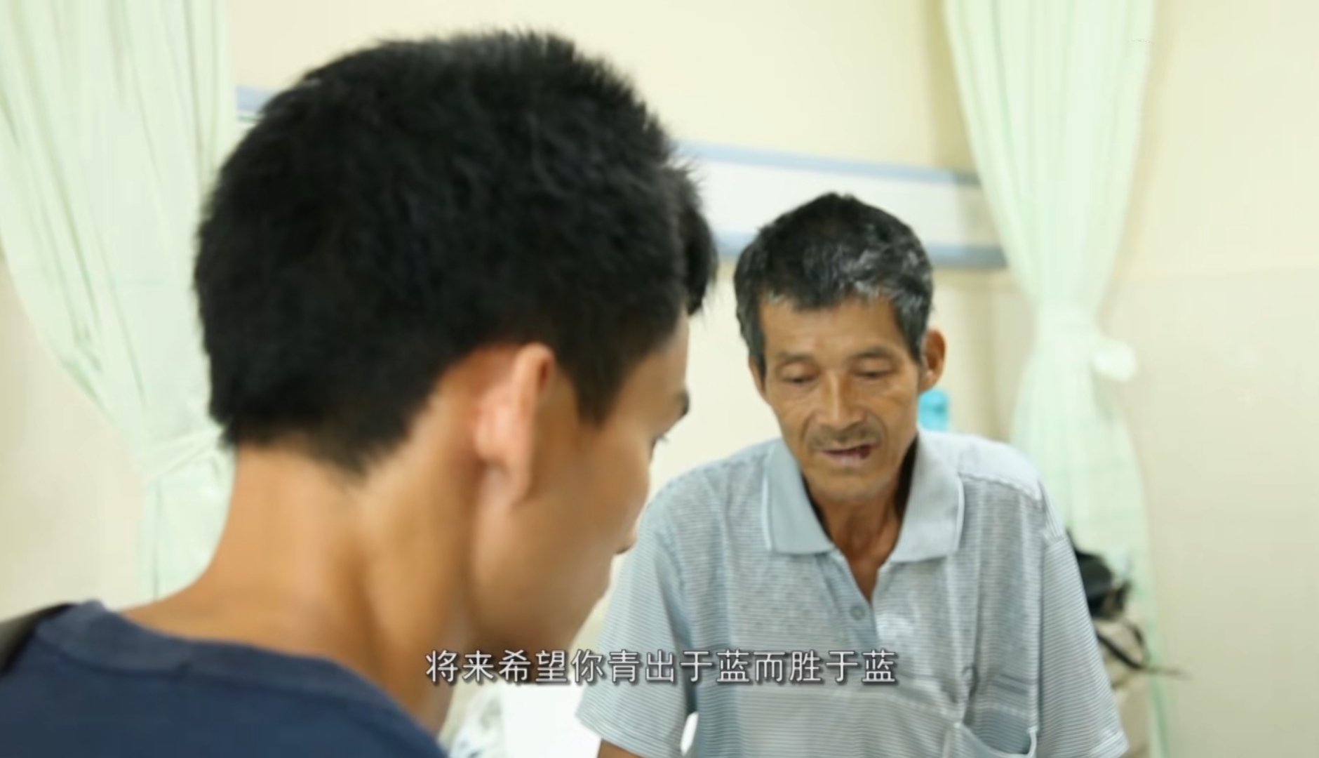 33岁，即将第12次参加高考，到底是执着，还是“怯懦”？