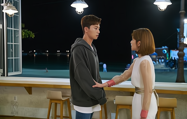 出差三天提前回家，楼下停的一辆汽车，揭开了丈夫的伤疤