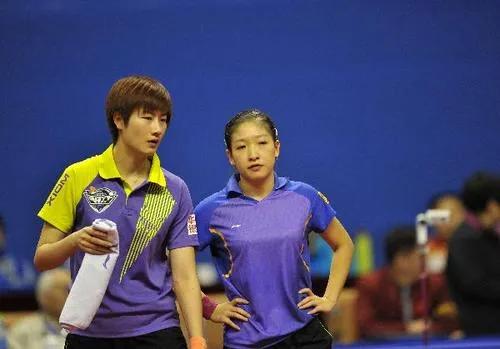 2015乒超刘诗雯丁宁(丁宁刘诗雯的爱恨情仇,小时候是闺蜜,长大后渐行