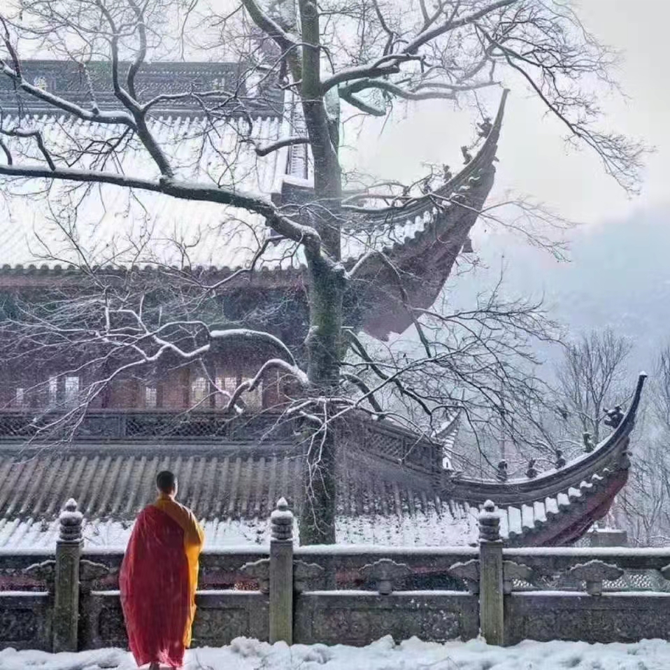 有一种玉石，将漫天雪花纷飞的美丽瞬间定格，充满了诗情画意之美