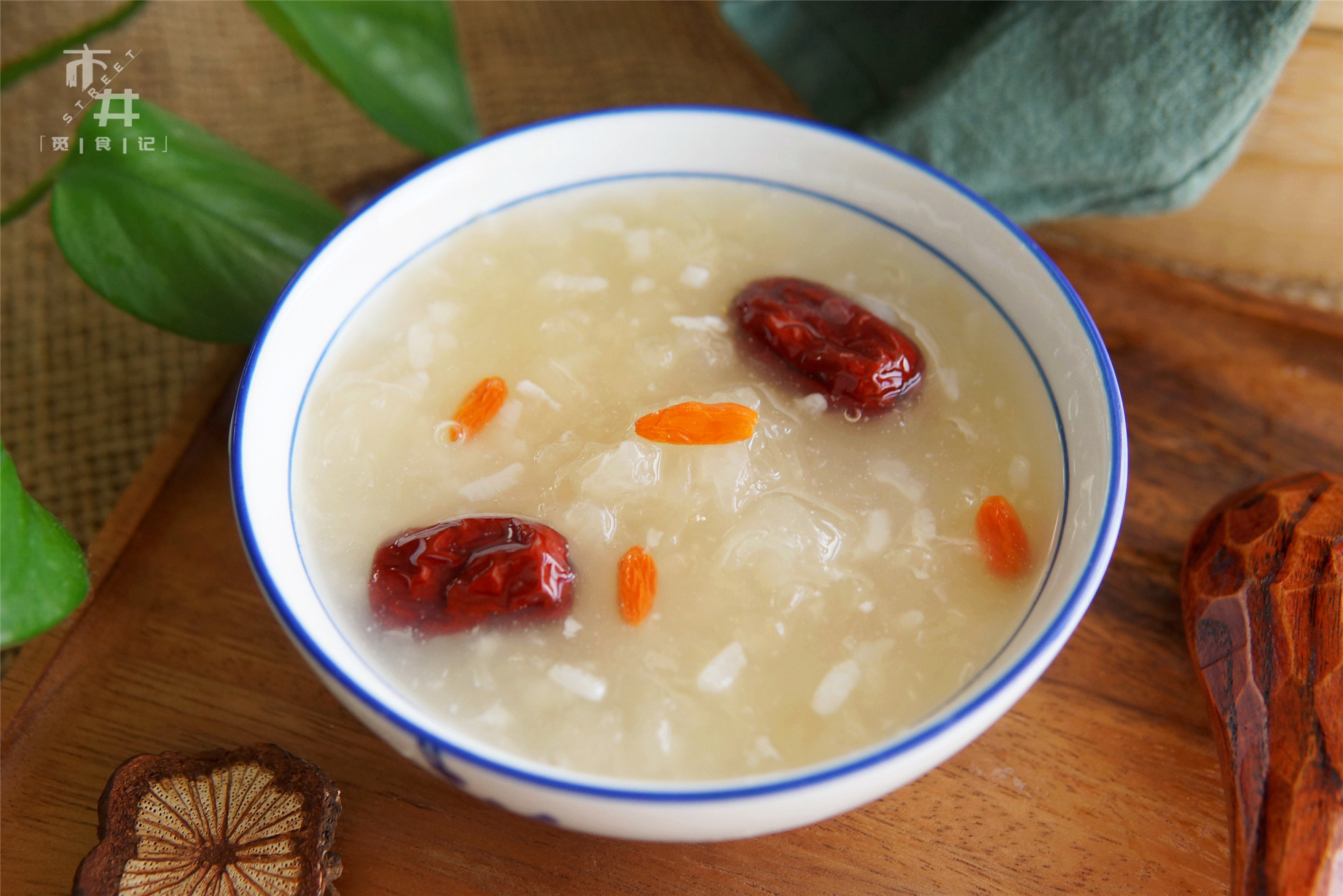 四,醪糟银耳红枣粥