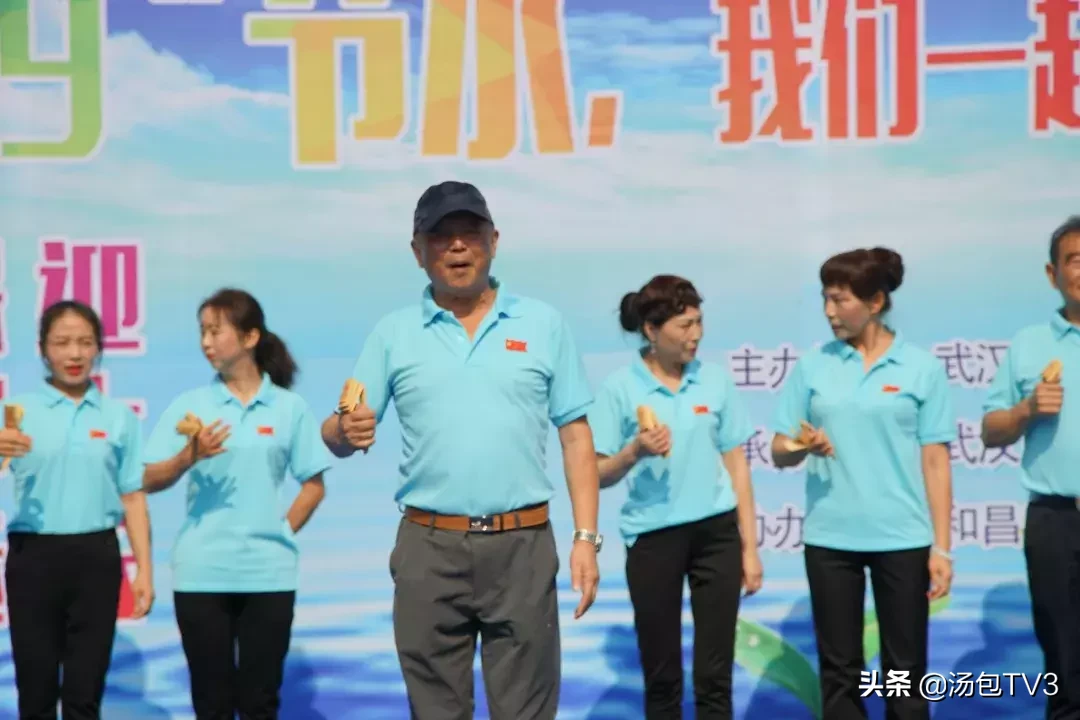 社区居民自排自演的情景朗诵《水之歌》《呼唤》,让人感动到哭……
