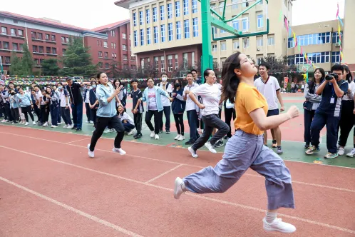 北京市建华实验学校第三届秋季运动会成功举办