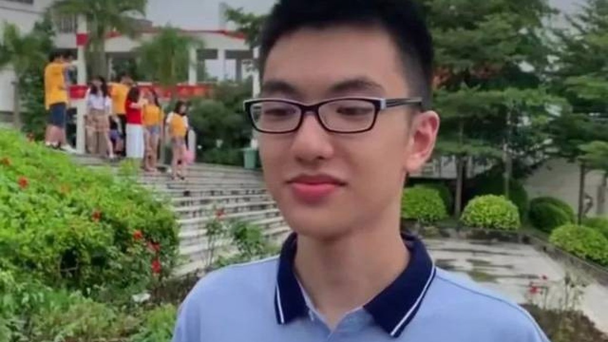 “最帅高考状元”杨晨煜：英语、数学满分，以730分考入清华