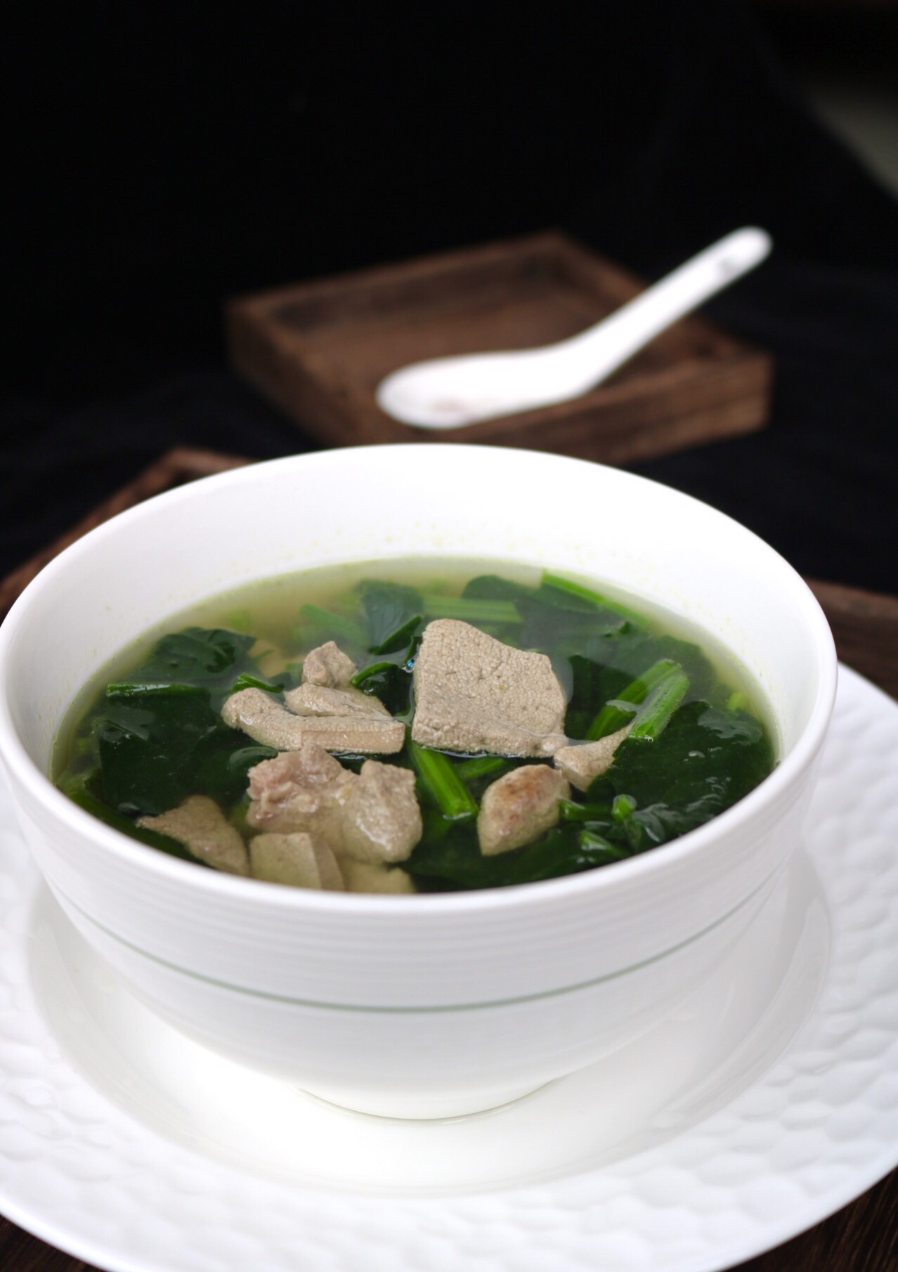 老少皆宜的猪肝菠菜汤,清淡美味,一般人小编都不告诉他