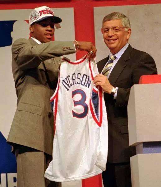 nba球员为什么要戴帽子（NBA冷知识：为什么选秀都要戴帽子上台？这2大原因让每个人都要带）-趣拿体育