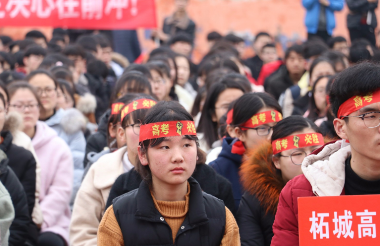 高考分刚过本科线，报“专科”还是“三本”？老师的建议很实在
