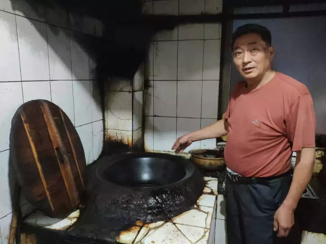 范厨师能吃上天鹅肉吗(无锡南泉乡厨，师从数位烹饪大师，口碑店一开24年，都有啥绝活？)