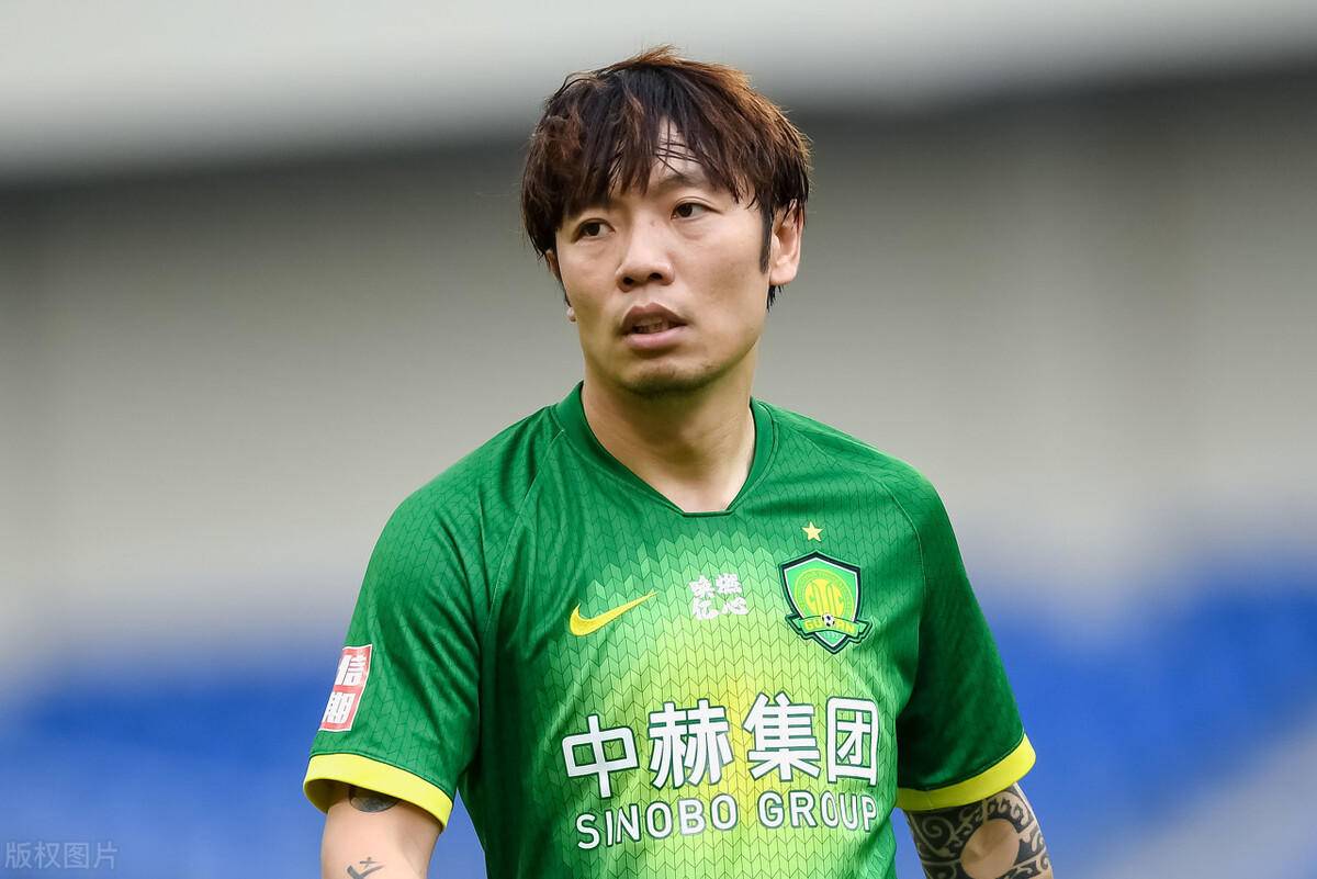 張稀哲為什么落選國足（錯怪李鐵了！張稀哲落選國足原因曝光，未來仍有望壓哨進國家隊）