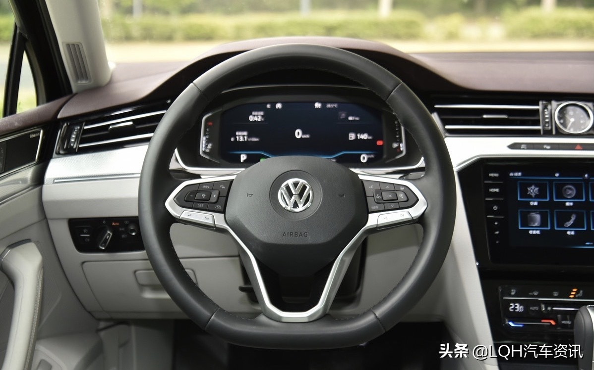 手握25万，首选奥迪A4L呢？还是选择迈腾、帕萨特好？