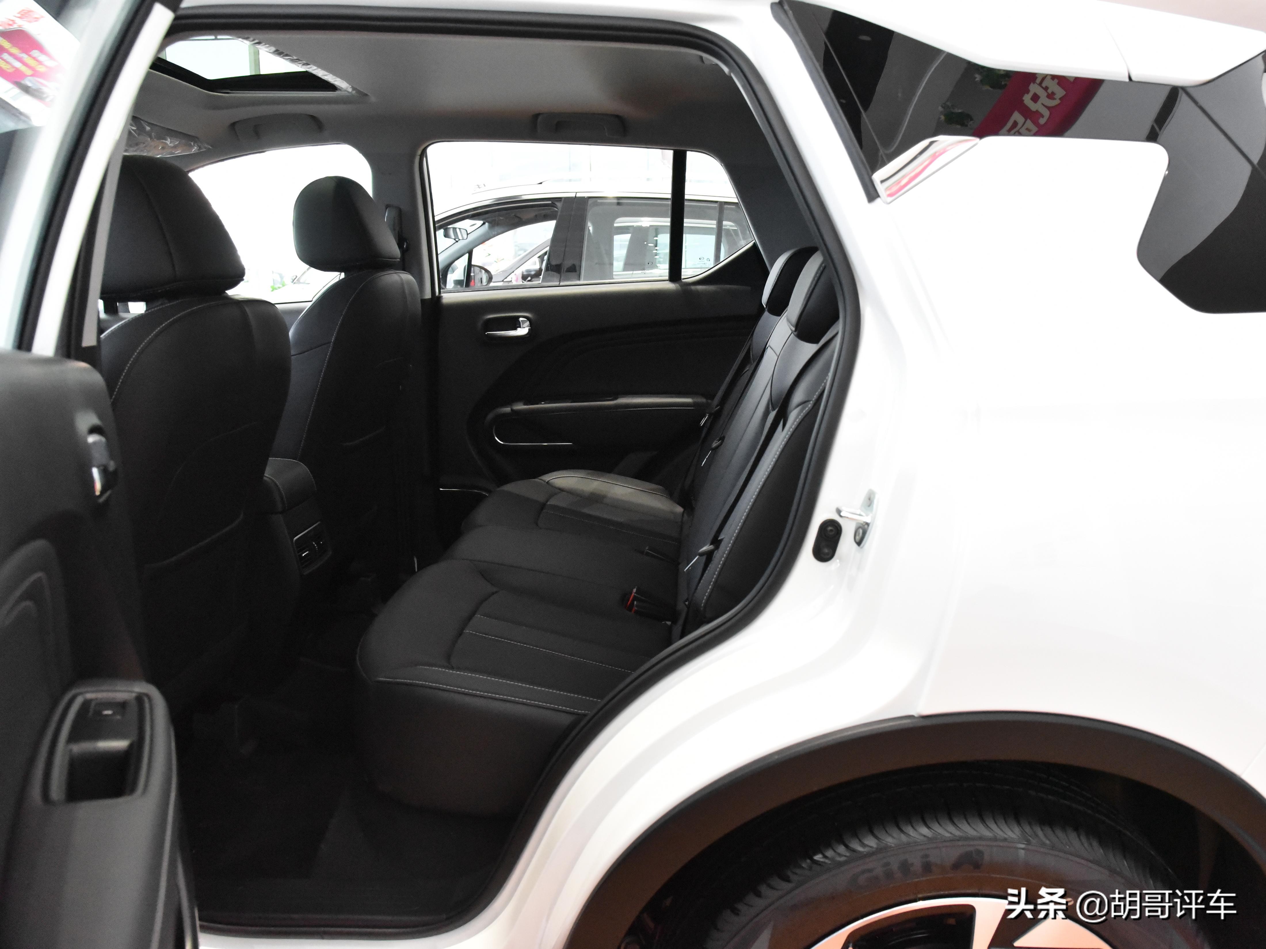 尺寸不小的小型SUV，价格实惠，实拍传祺GS3