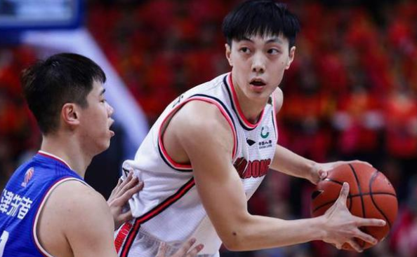 cba广东男篮周鹏是哪里人(佩服！曝宏远众将籍贯，仅4位广东人，胡明轩人，赵睿北方人)