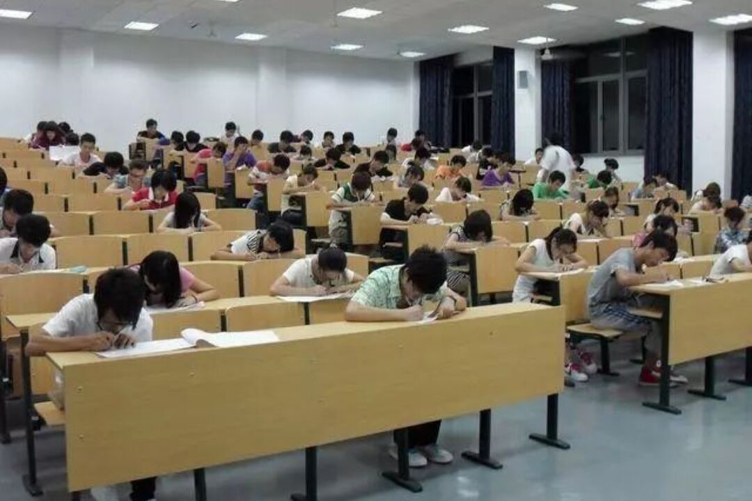 同一所大学，一本和二本批次有什么不同？毕业证基本看不出来