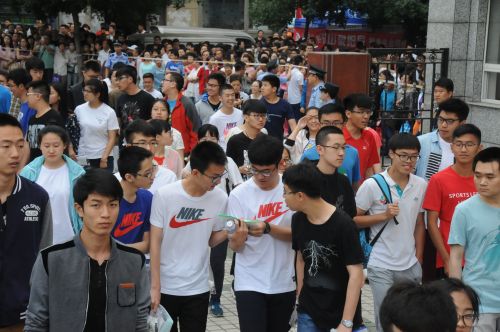 2021考试新规，五类学生高考会吃“闭门羹”，学习再好也去不了