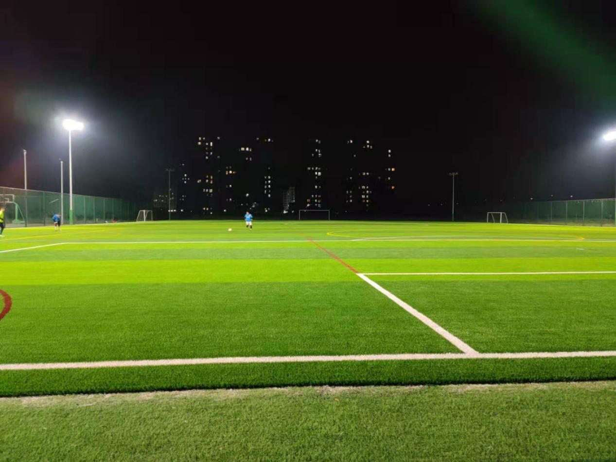 足球中场相当于人的（业余球场上最重要的位置，后卫＞中场＞前锋）-华海博客