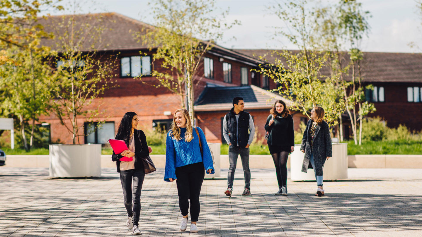 英国大学国际生人数最多的十大专业课程出炉！附排名前十院校推荐