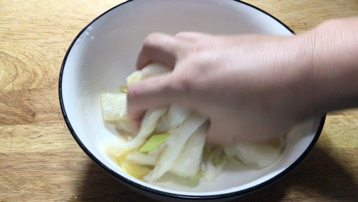 鲽鱼是什么鱼（大厨教你煎鲽鱼的妙招软嫩鲜香）