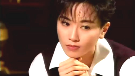 被称最美短发女神，出道就是巅峰，错失郭富城，51岁袁洁莹仍单身